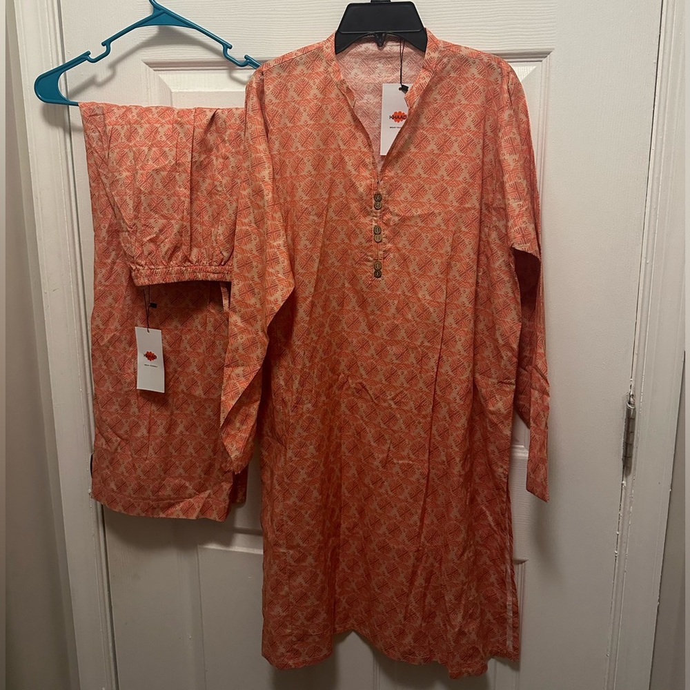 NWT Pakistani/Indian dress (2 Piece)